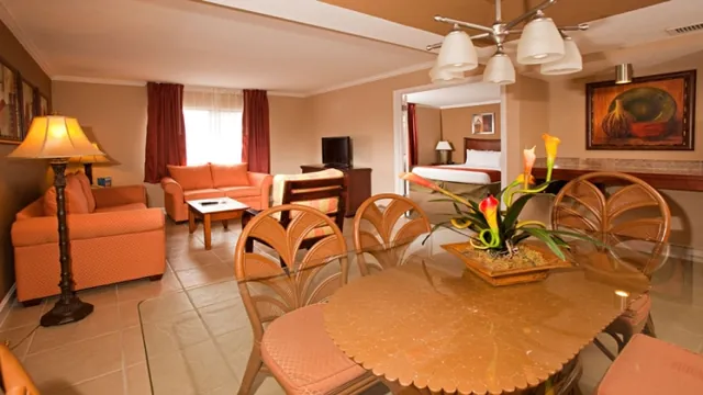 Novotel Chennai Chamiers Road photo 2