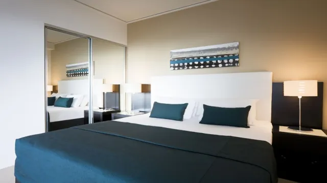 Mantra Broadbeach On The Park Apartments photo 1