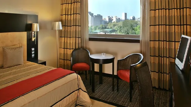 La Quinta Inn & Suites by Wyndham Dallas Love Field photo 3