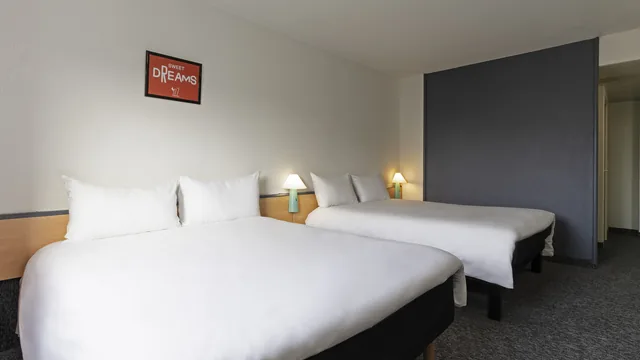 Ibis Paris Pantin Eglise photo 2