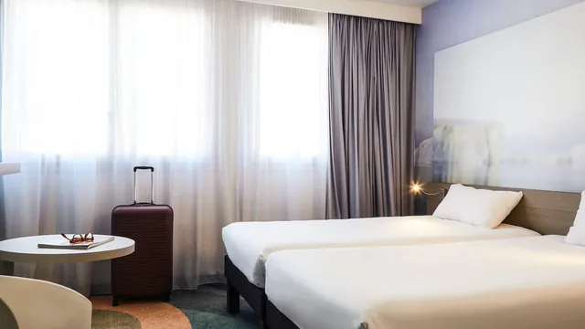 Ibis Styles Toulon Centre Port photo 6