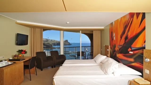 Four Views Oasis Hotel Canico photo 2