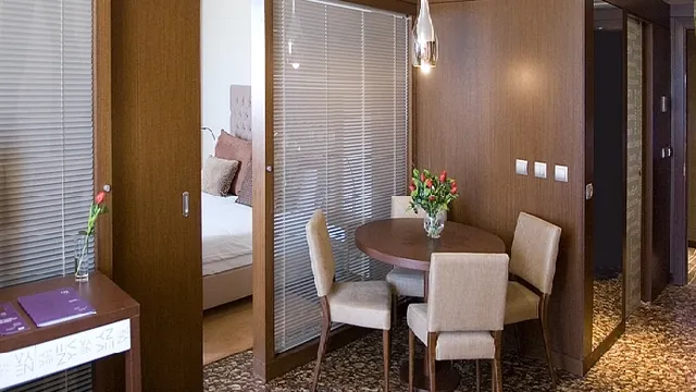 La Quinta Inn by Wyndham Dallas Uptown photo 3