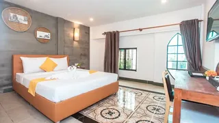 Grand Elevation Hotel