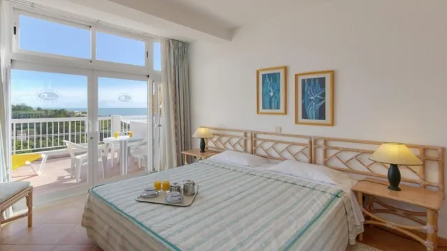Luna Alpinus Falesia Suites Hotel Apartamento Albufeira photo 1