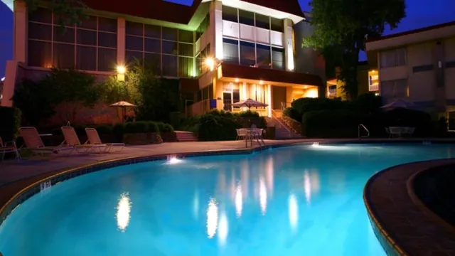 Hotel Trinity Inn & Suites Forth Worth photo 3
