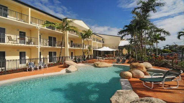 Tropical Queenslander photo 2
