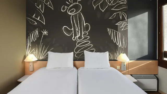 Ibis Charleroi Airport Brussels South photo 4