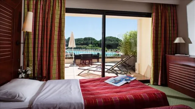 Mercure Brisbane Garden City photo 3