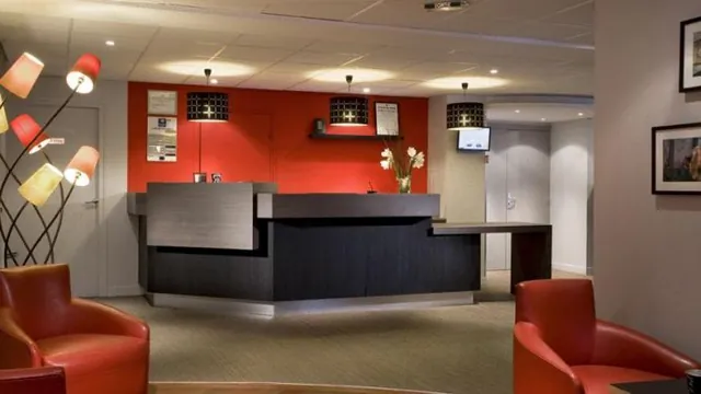 Comfort Inn Hotel Mons En Baroeul photo 1