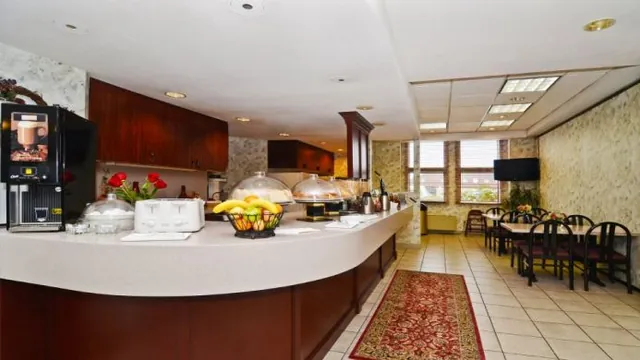 Best Western Pony Soldier Inn - Airport photo 5