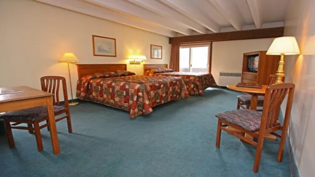 Banff Voyager Inn photo 1