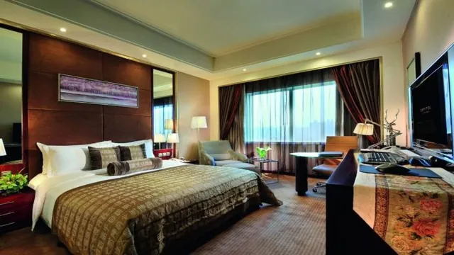 Sofitel Hotel Zhengzhou photo 2