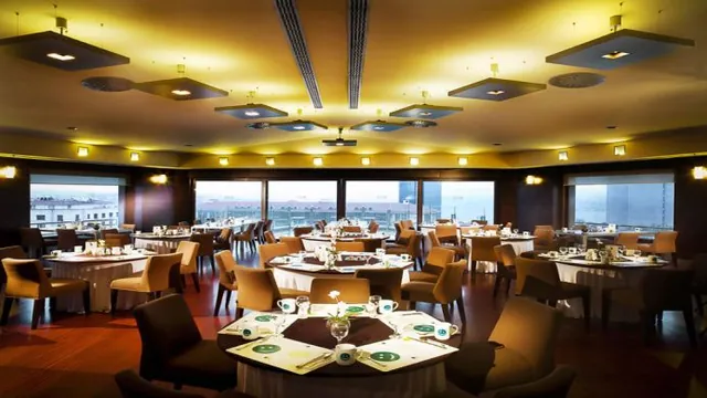 Montien Riverside Hotel photo 1