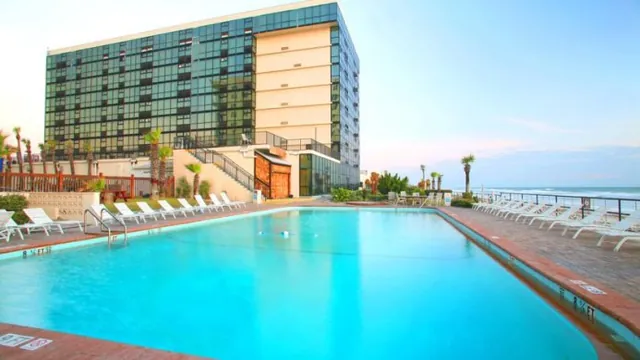 Comfort Inn & Suites Oceanfront Daytona Beach photo 2