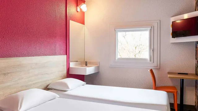 hotelF1 Cholet photo 8