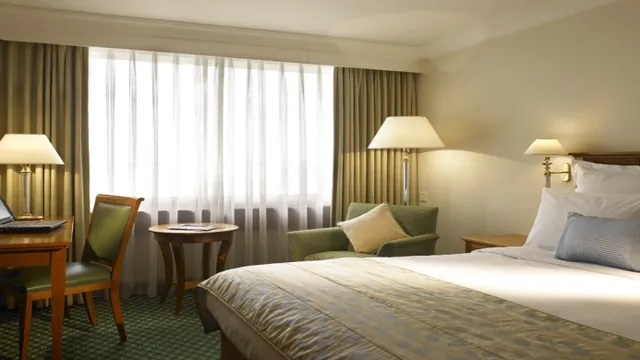 Renaissance London Heathrow Hotel photo 2