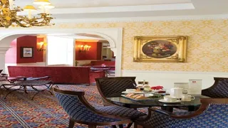 Days Inn & Suites by Wyndham Dallas