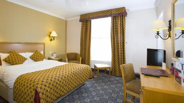 Days Inn & Suites by Wyndham Dallas photo 3