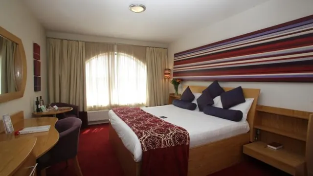 Ramada Da Vinci's Hotel Derry photo 1
