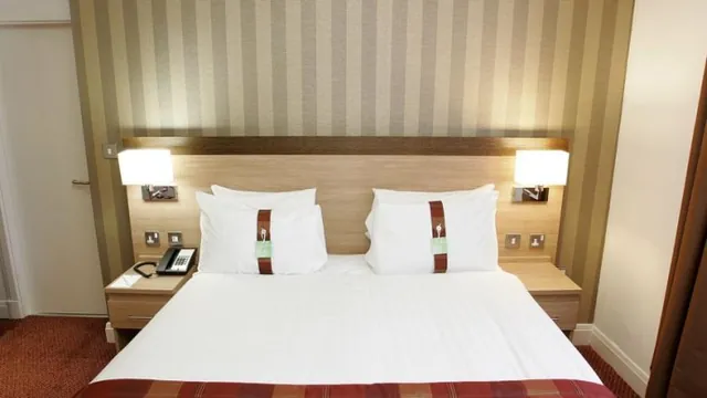 Holiday Inn Express Zhengzhou Zhengdong photo 1