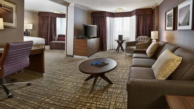 Mayfield Inn & Suites Edmonton photo 2