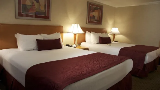 Best Western Plus InnSuites Phoenix Hotel & Suites photo 1