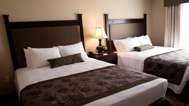 Best Western Plus Village Inn photo 2