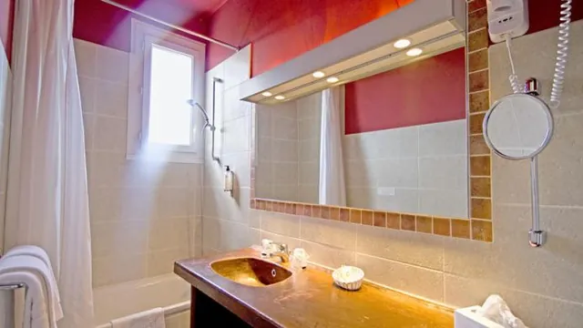 Les Vignes Blanches Hotel Beaucaire photo 2
