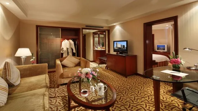 New Majestic Hotel photo 2