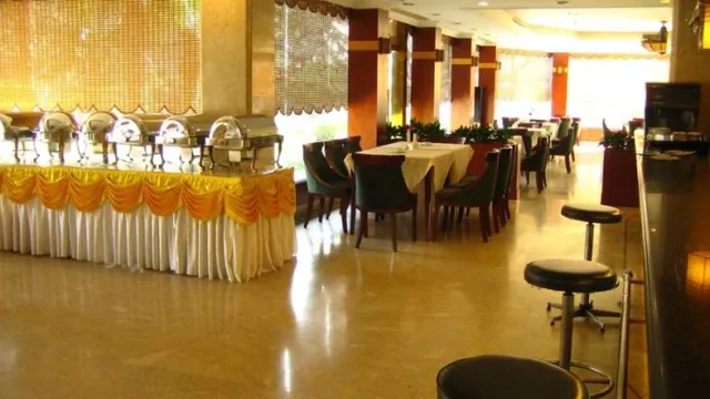 Moni Gallery Hostel photo 2