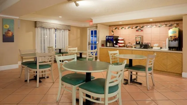 La Quinta Inn Dallas Uptown photo 2