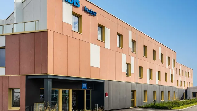 Days Inn by Wyndham Fairmont photo 8