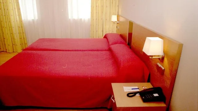 Husa Puerta De San Pedro Hotel Lugo photo 1