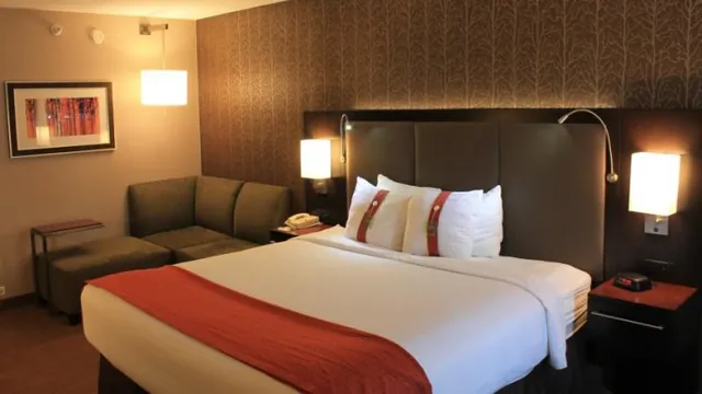 Holiday Inn Denver-Cherry Creek Hotel photo 1