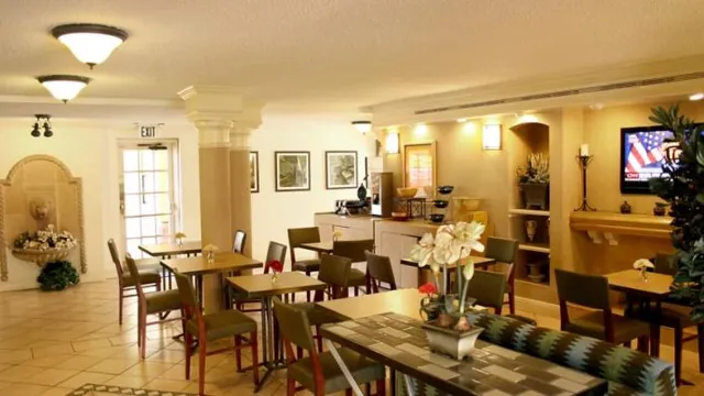 NH Hotel Berlin Kurfuerstendamm photo 2