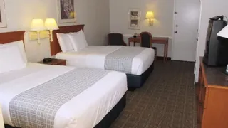 Baymont Inn & Suites Houston Hobby Airport