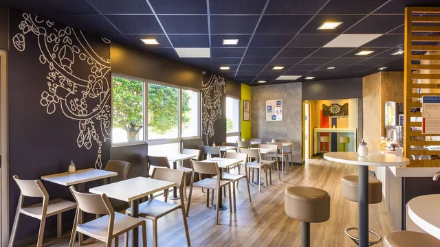 Days Inn by Wyndham Freeport photo 10