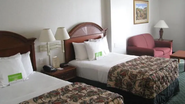 La Quinta Inn & Suites Dallas Arlington North photo 1