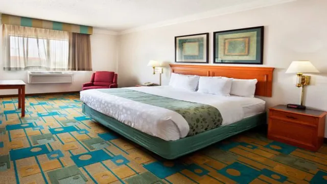 La Quinta Inn Austin Capitol photo 2