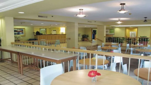 La Quinta Inn & Suites Myrtle Beach Broadway Area photo 1