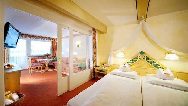 TOP CountryLine Hotel Neuhintertux Hintertux photo 2