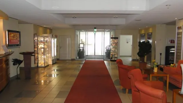 Days Inn & Suites by Wyndham Green Bay WI. photo 2
