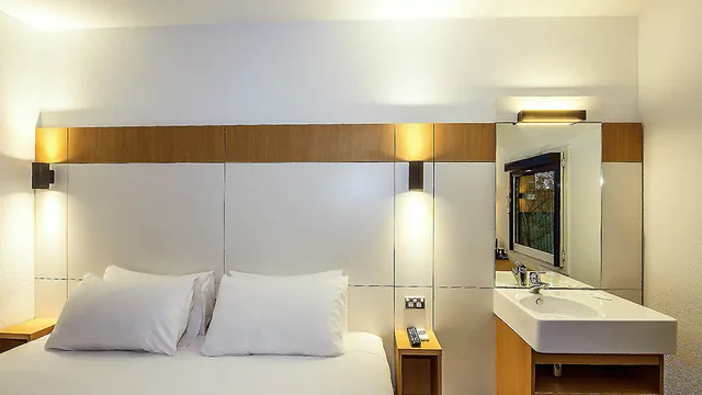 Ibis budget Enfield photo 1