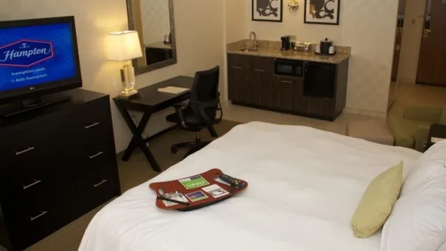 Hampton Inn & Suites Chicago-Downtown photo 1