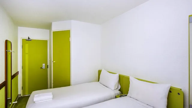 Days Hotel by Wyndham Wenyi Anhui photo 1