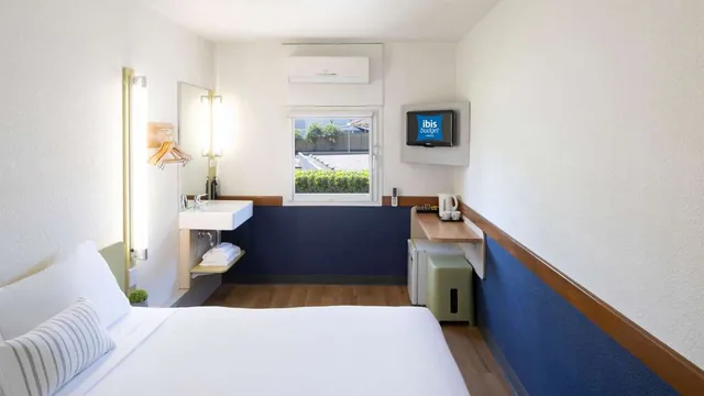 Days Inn by Wyndham Hendersonville photo 3