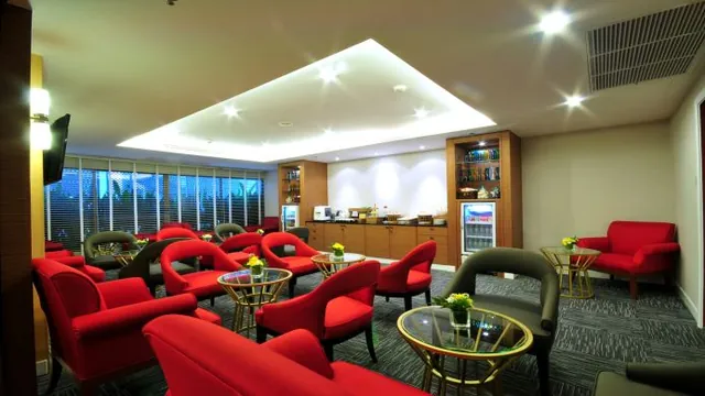 Center Point Chidlom photo 3