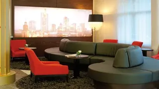 Days Inn & Suites by Wyndham Indianapolis Airport East