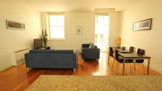 Quay West Suites Melbourne Hotel